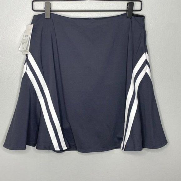 Nike Dresses & Skirts - Nike Gray Stripe Skort